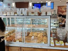 面包甜点陈列柜-老大昌(淮海中路店)