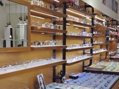 -罗伯特眼镜·蔡司官方授权(罗湖国贸店)