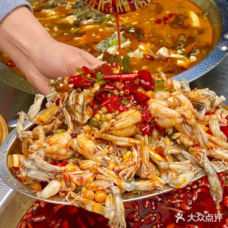 我在成都也吃到了超好吃的乌鱼火锅‼️59·9r鱼蛙混吃不限量！