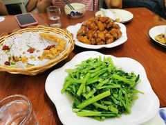 -胡子饮食店