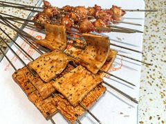 -小董哥烤串·爆汁大油边(故宫店)