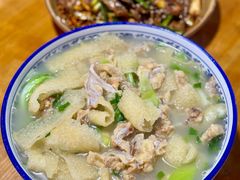 酥肉响皮汤-周师饭店
