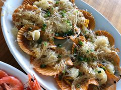 蒜蓉粉丝蒸扇贝-明记海鲜大排档(巽寮湾店)