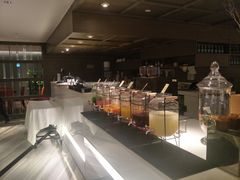 -上海滴水湖皇冠假日酒店