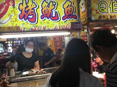 -六合夜市