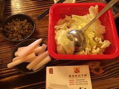 -富正毅三下锅·湘西韵味(天门山索道店)