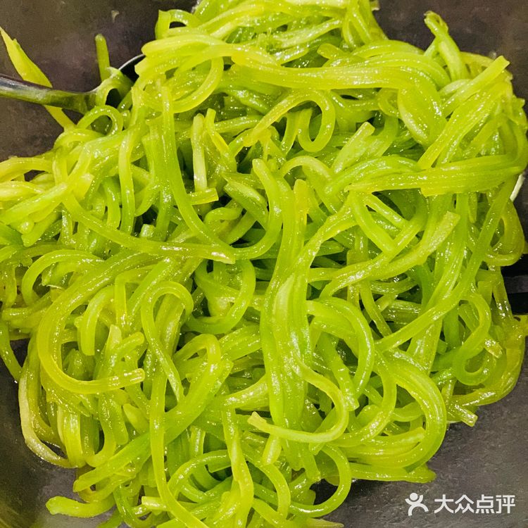 好吃好做好看的白味凉拌莴笋丝