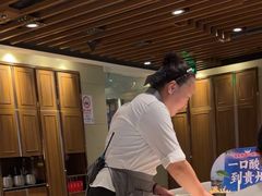 -海底捞火锅鲜切牛肉主题店(长寿路店)