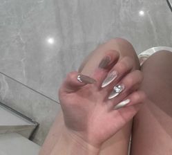 -LIZ STUDIO日式美甲美睫