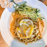 你们肯定猜不到我在哪里吃面！