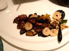 烧汁蒜片爆M5牛肉粒-三号黄浦会Canton Table