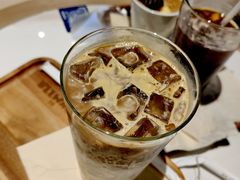 水牛乳冰拿铁-LAVAZZA拉瓦萨咖啡(中航城君尚购物中心店)