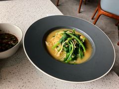 豌豆黄浸豌豆尖-半山腰·云南菜(侨福芳草地店)