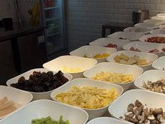 -蜀天上精专麻辣香锅(文定路店)