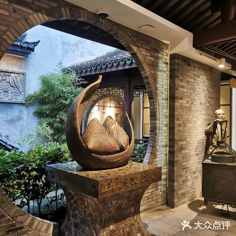 「月河历史街区」和苏州的平江路，无锡的南长街