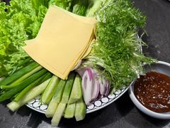 东北蘸酱菜-五谷丰登农家院·地道胶东菜·海鲜烧烤(威海店)