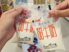-赵一鸣零食(广州荔湾路店)