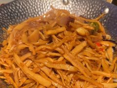 -川流不息·地道川菜·小龙虾(新松江路店)