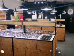 -罗伯特眼镜·蔡司官方授权(罗湖国贸店)