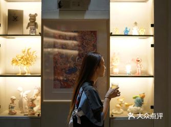 上海探店°潮玩酒吧居然隐藏在创意家居店里