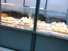 面包甜点陈列柜-笔架山食堂