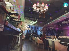 -樱花里音乐餐吧·牛扒椰子鸡(东圃店)