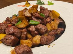 藕带雪花牛肉粒-水月周庄铂尔曼酒店-水月荟中餐厅