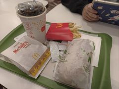-麦当劳(上海虹桥站30B检票口楼上)