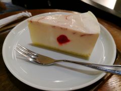 樱桃酸奶慕斯蛋糕-去茶山(鸿通城店)