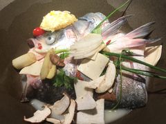 -咕嘟草帽鱼·牛奶一样的鲜鱼汤(天鹅湖万达广场店)