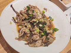-头上红煨盐鸡·非遗院子餐厅