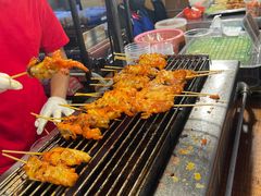 -席娜卡琳火车铁道夜市