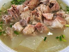 萝卜炖肘子-荣生萝卜汤饭店