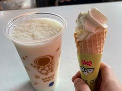 -古老冰山特色冰淇淋店(艾提尕尔店)