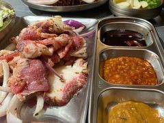 -围炉肉舍•炭烤活鳗•丹东海鲜烤肉(步行街店)