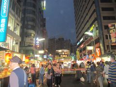 -六合夜市
