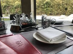 餐具摆设-西安凯悦酒店·湖畔中餐厅