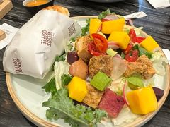 鸡肉芒果牛油果沙拉-THE WOODS 简餐 (国贸商城店)