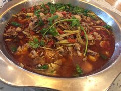 -兔行天下-鸿鹤鲜锅兔(中海国际店)