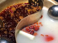 牛油筒骨鸳鸯锅-怡品川宇火锅(宝立方店)
