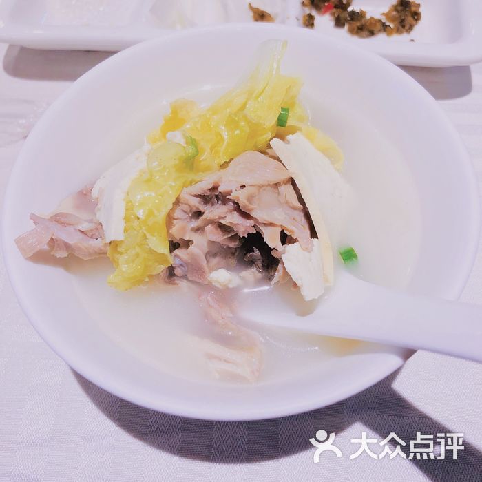 四季民福烤鸭店豆腐白菜鸭架汤图片