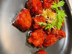 红酒泡沫牛仔粒-荟廷·晶萃(陆家嘴尚悦湾店)