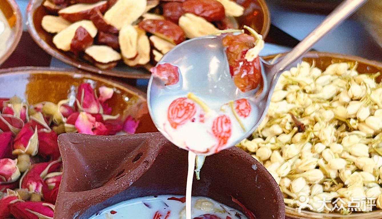 大学生都收到通知了吗❓火锅届卷王开过来了❗