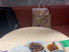 -老乡鸡(上海白玉兰广场店)