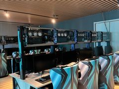 -涨巢·潮玩水疗局