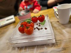 番茄脆菇沙拉-小大董·烤鸭(王府井apm店)
