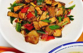 Fried Dried Tofu and Pork Belly Noodles
