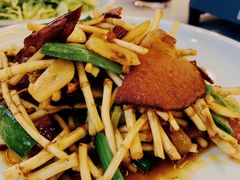 折耳根炒腊肉-贵州大厦贵州厅