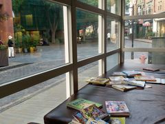 -钟书阁(松江泰晤士小镇店)