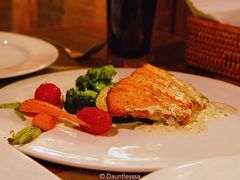 香煎挪威三文鱼-自然食集西餐厅(泰晤士小镇店)